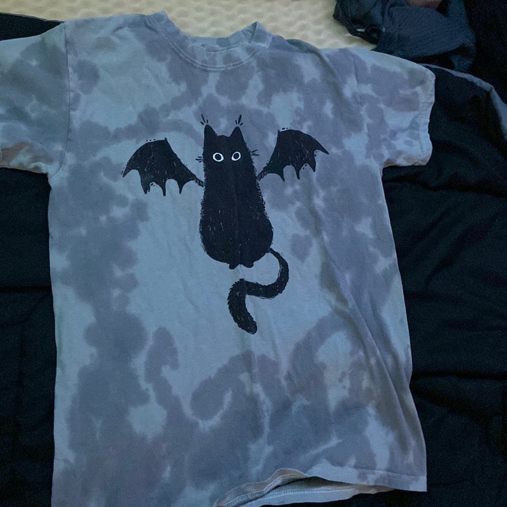 Stephanie Bayles Tie Dye Graphic Tee. Woman’s Small, Dark & Light Gray Tie Dye.